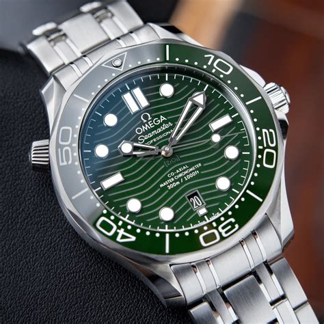 omega Seamaster Diver green review